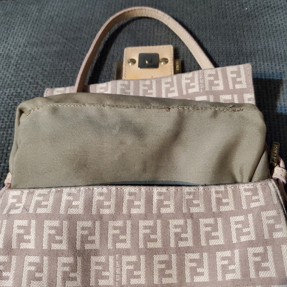 Fendi Baguette Cloth Mini bag, dusty pink - Picture 12 of 14